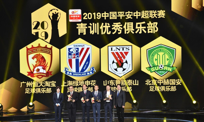 风云突变!阿贾克斯赛前造点机会,亚冠版图或变,底气十足,轮换策略成焦点 风云突变!阿贾克斯赛前造点机会,亚冠版图或变,底气十足,轮换策略成焦点