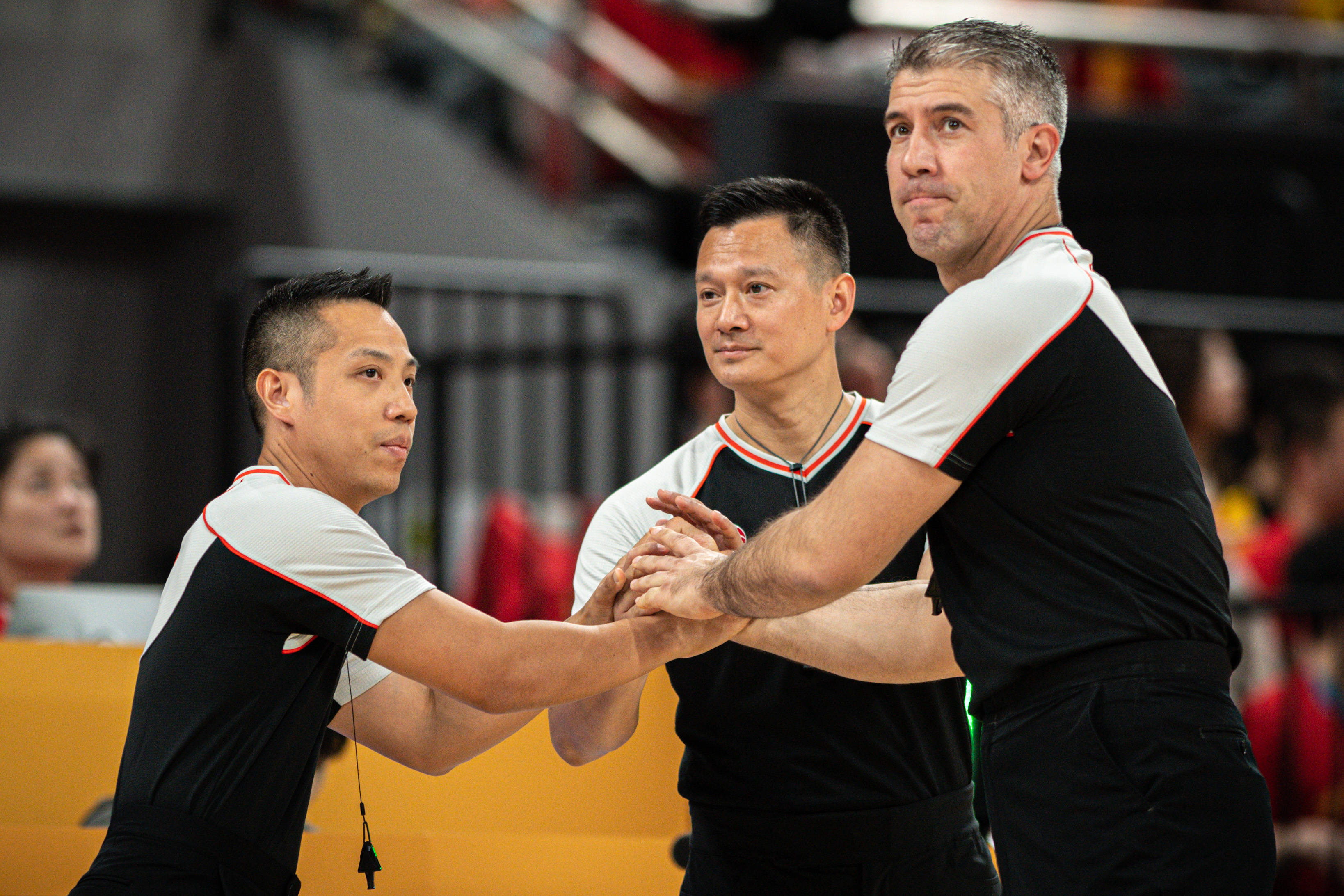 集结日浙江队门线救险:CBA季后赛节点到来;赛场秩序良好;医务组通报恢复的简单介绍 集结日浙江队门线救险:CBA季后赛节点到来;赛场秩序良好;医务组通报恢复的简单介绍